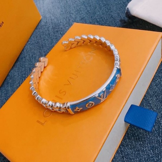 流行中アイテム 2024SS ブレスレット LOUIS VUITTON ルイヴィトン