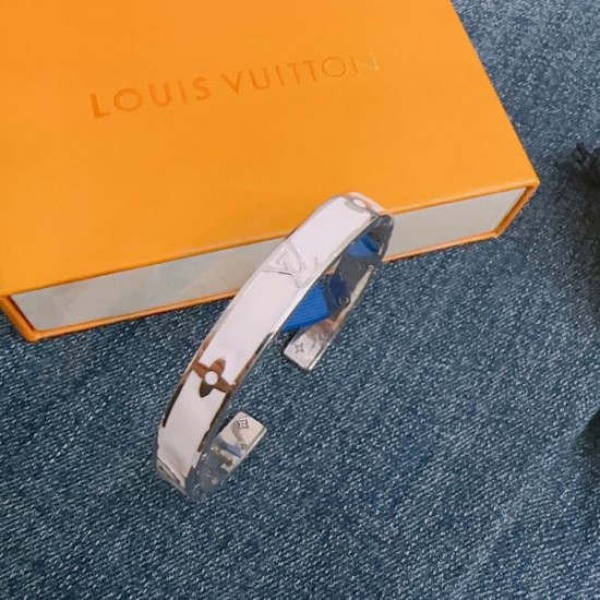 目玉商品セール 2024SS ブレスレット LOUIS VUITTON ルイヴィトン 目玉商品セール 2024SS ブレスレット LOUIS VUITTON ルイヴィトン