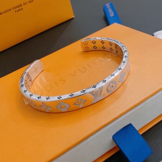 春夏の新作登場 2024SS ブレスレット LOUIS VUITTON ルイヴィトン 春夏の新作登場 2024SS ブレスレット LOUIS VUITTON ルイヴィトン
