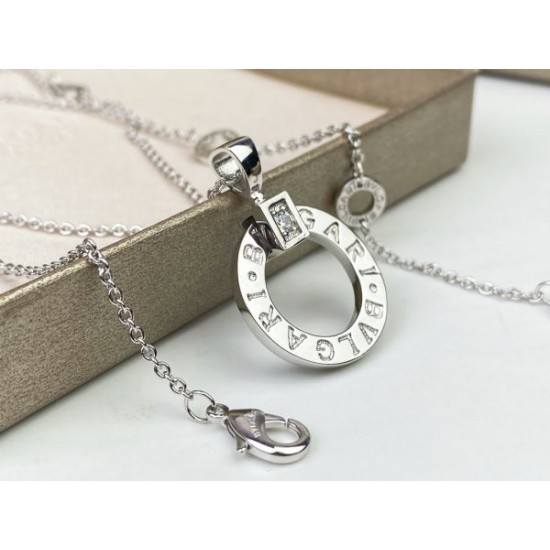 夏に向けて使えるスタイル 2024SS ネックレス BVLGARI ブルガリ 夏に向けて使えるスタイル 2024SS ネックレス BVLGARI ブルガリ