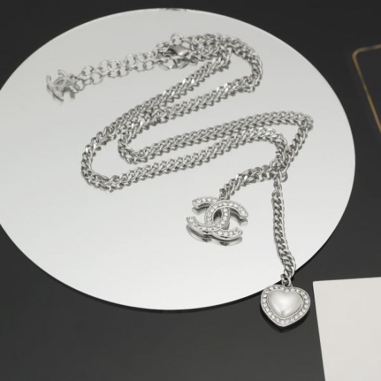 とっても夏らしいアイテム 2024SS ネックレス CHANEL シャネル とっても夏らしいアイテム 2024SS ネックレス CHANEL シャネル