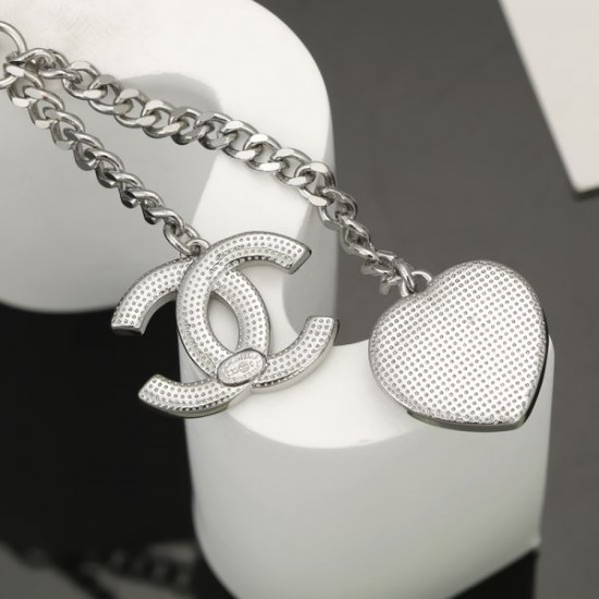 とっても夏らしいアイテム 2024SS ネックレス CHANEL シャネル とっても夏らしいアイテム 2024SS ネックレス CHANEL シャネル