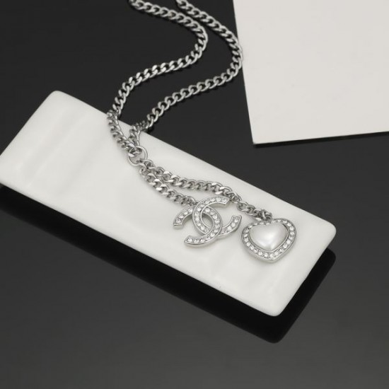 とっても夏らしいアイテム 2024SS ネックレス CHANEL シャネル とっても夏らしいアイテム 2024SS ネックレス CHANEL シャネル