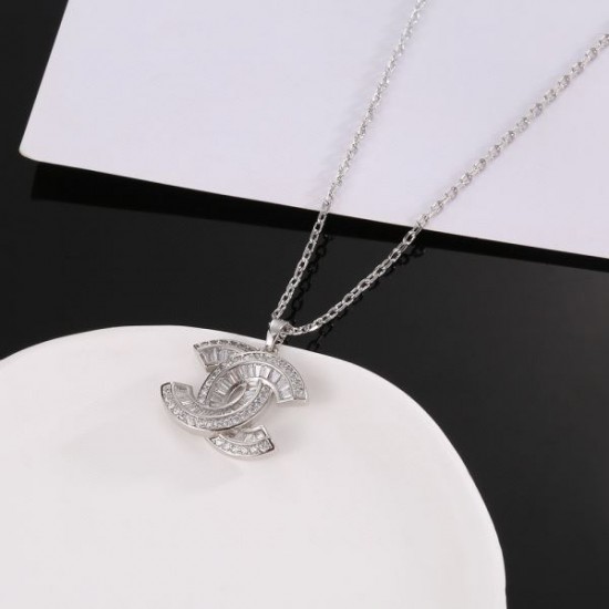 今年の最旬トレンドになる 2024SS ネックレス CHANEL シャネル 今年の最旬トレンドになる 2024SS ネックレス CHANEL シャネル