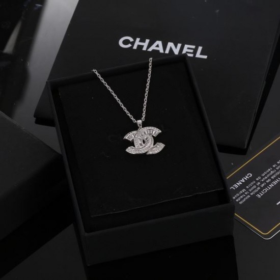 今年の最旬トレンドになる 2024SS ネックレス CHANEL シャネル 今年の最旬トレンドになる 2024SS ネックレス CHANEL シャネル