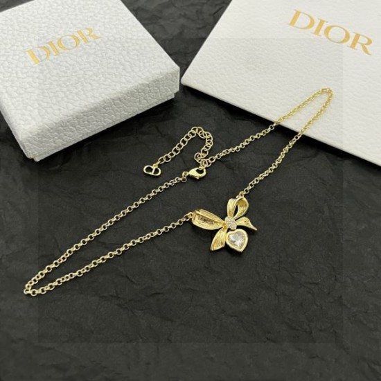 カジュアルな雰囲気があり 2024SS ネックレス DIOR ディオール カジュアルな雰囲気があり 2024SS ネックレス DIOR ディオール
