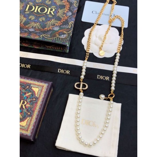 この夏欠かせないアイテム 2024SS ネックレス DIOR ディオール この夏欠かせないアイテム 2024SS ネックレス DIOR ディオール