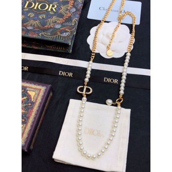 この夏欠かせないアイテム 2024SS ネックレス DIOR ディオール この夏欠かせないアイテム 2024SS ネックレス DIOR ディオール
