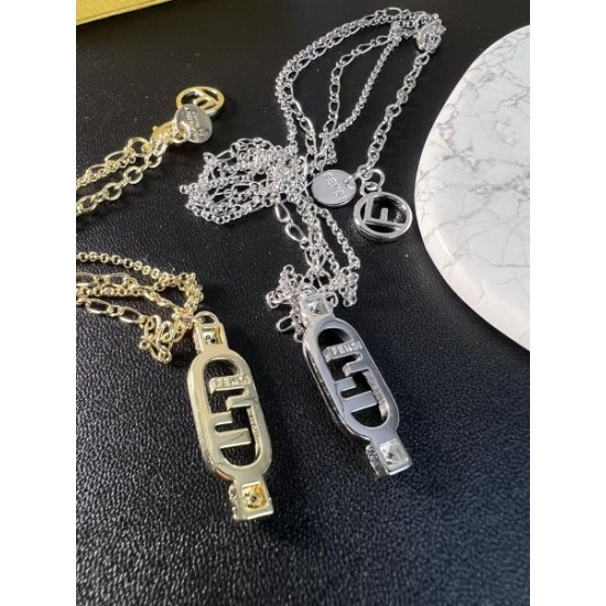 この夏は目を引くスタイル 2024SS ネックレス FENDI フェンデイ
