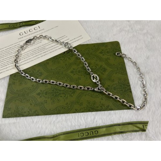 今年の春夏コーデに活躍する 2024SS ネックレス GUCCI グッチ 今年の春夏コーデに活躍する 2024SS ネックレス GUCCI グッチ