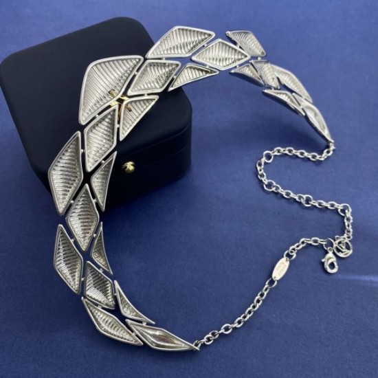 激レア一目惚れ 2024SS ネックレス LOUIS VUITTON ルイヴィトン 激レア一目惚れ 2024SS ネックレス LOUIS VUITTON ルイヴィトン