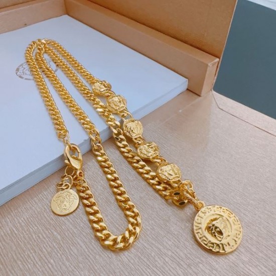 夏気分を盛り上げる 2024SS ネックレス VERSACE ヴェルサーチェ 夏気分を盛り上げる 2024SS ネックレス VERSACE ヴェルサーチェ