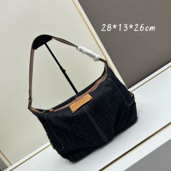 この春夏注目すべき 2024SS トートバッグ BURBERRY バーバリー