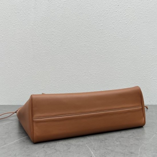 夏に向けて使えるスタイル 2024SS トートバッグ CELINE セリーヌ 夏に向けて使えるスタイル 2024SS トートバッグ CELINE セリーヌ