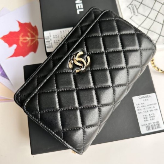 雑誌も街も人気アイテム 2024SS ショルダーバッグ CHANEL シャネル 雑誌も街も人気アイテム 2024SS ショルダーバッグ CHANEL シャネル