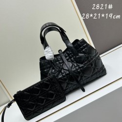 インパクト抜群のデザイン 2024SS トートバッグ DIOR ディオール
