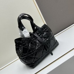 インパクト抜群のデザイン 2024SS トートバッグ DIOR ディオール