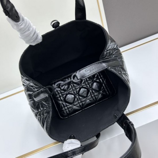 インパクト抜群のデザイン 2024SS トートバッグ DIOR ディオール