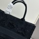 上品なカジュアルコーデに 2024SS トートバッグ DIOR ディオール 上品なカジュアルコーデに 2024SS トートバッグ DIOR ディオール