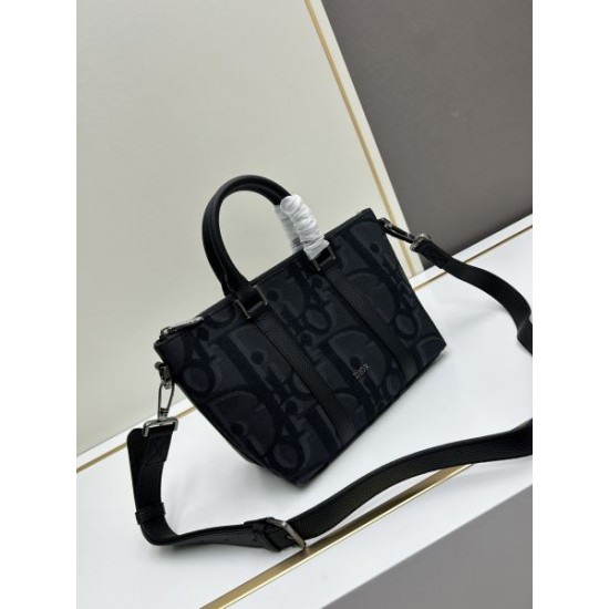 絶大な支持を誇る春夏新作 2024SS トートバッグ DIOR ディオール 絶大な支持を誇る春夏新作 2024SS トートバッグ DIOR ディオール