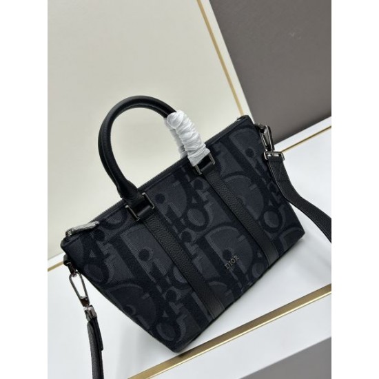 絶大な支持を誇る春夏新作 2024SS トートバッグ DIOR ディオール 絶大な支持を誇る春夏新作 2024SS トートバッグ DIOR ディオール