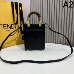この夏は目を引くスタイル 2024SS トートバッグ FENDI フェンデイ