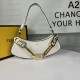 著名人やセレブも愛用する 2024SS トートバッグ FENDI フェンデイ 著名人やセレブも愛用する 2024SS トートバッグ FENDI フェンデイ