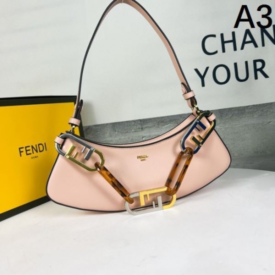 著名人やセレブも愛用する 2024SS トートバッグ FENDI フェンデイ 著名人やセレブも愛用する 2024SS トートバッグ FENDI フェンデイ