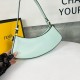 著名人やセレブも愛用する 2024SS トートバッグ FENDI フェンデイ 著名人やセレブも愛用する 2024SS トートバッグ FENDI フェンデイ