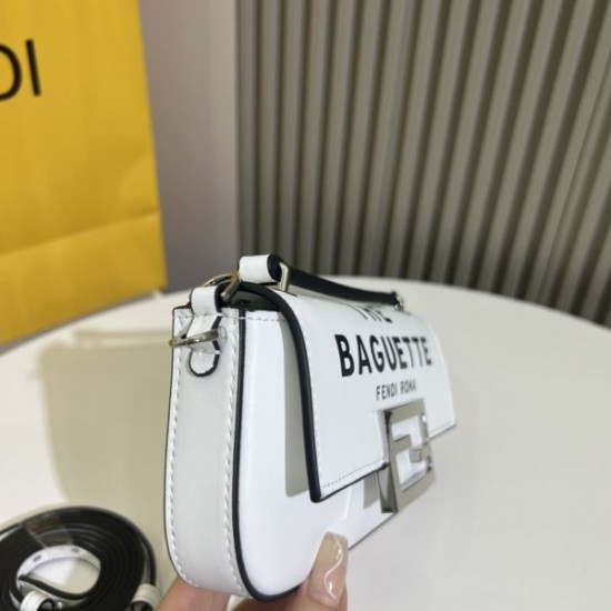 この夏を迎える人気新作 2024SS ショルダーバッグ FENDI フェンデイ この夏を迎える人気新作 2024SS ショルダーバッグ FENDI フェンデイ
