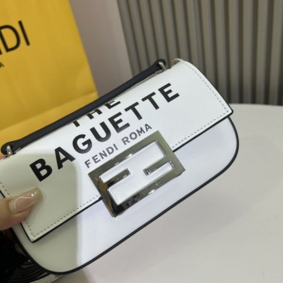 この夏を迎える人気新作 2024SS ショルダーバッグ FENDI フェンデイ この夏を迎える人気新作 2024SS ショルダーバッグ FENDI フェンデイ