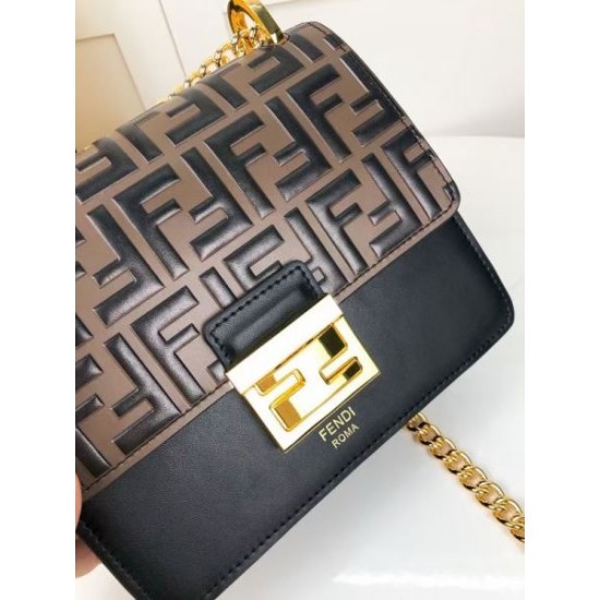 今年の春夏先行販売新作 2024SS ショルダーバッグ FENDI フェンデイ 今年の春夏先行販売新作 2024SS ショルダーバッグ FENDI フェンデイ