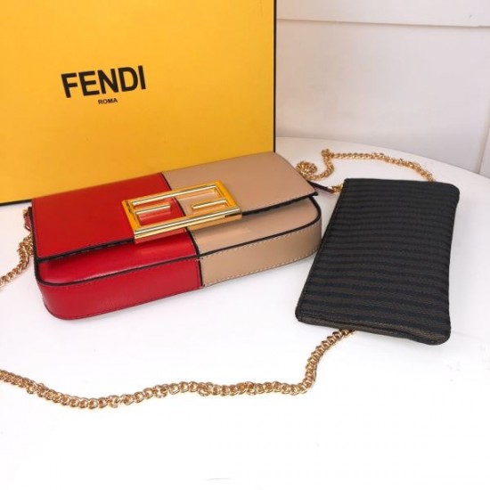 都会的な印象のスタイル 2024SS ショルダーバッグ FENDI フェンデイ 都会的な印象のスタイル 2024SS ショルダーバッグ FENDI フェンデイ