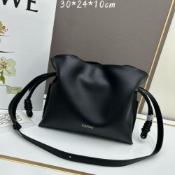 おしゃれな人は愛用中！ 2024SS ショルダーバッグ LOEWE ロエベ