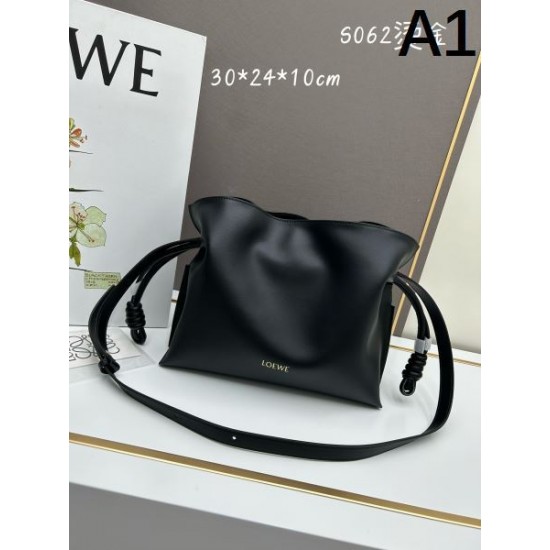 おしゃれな人は愛用中! 2024SS ショルダーバッグ LOEWE ロエベ おしゃれな人は愛用中! 2024SS ショルダーバッグ LOEWE ロエベ