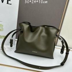 おしゃれな人は愛用中！ 2024SS ショルダーバッグ LOEWE ロエベ