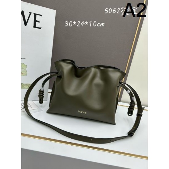 おしゃれな人は愛用中! 2024SS ショルダーバッグ LOEWE ロエベ おしゃれな人は愛用中! 2024SS ショルダーバッグ LOEWE ロエベ