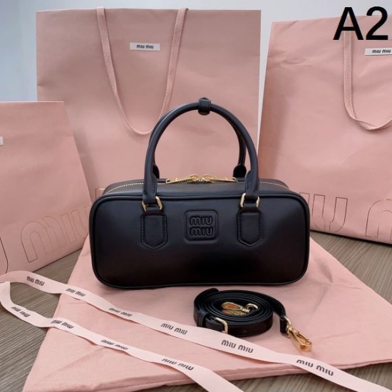 海外限定新作 2024SS トートバッグ MIU MIU ミュウミュウ