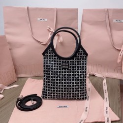 今年は先取り 2024SS トートバッグ MIU MIU ミュウミュウ