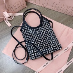 今年は先取り 2024SS トートバッグ MIU MIU ミュウミュウ