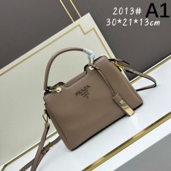 春夏のおしゃれを楽しんで 2024SS トートバッグ PRADA プラダ