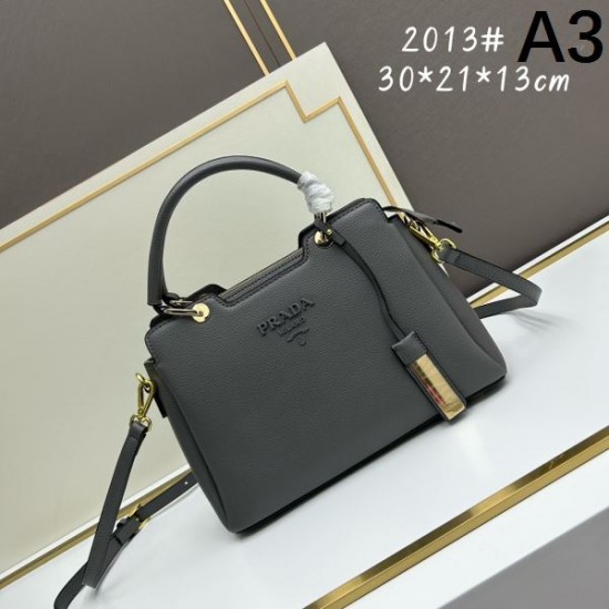 春夏のおしゃれを楽しんで 2024SS トートバッグ PRADA プラダ 春夏のおしゃれを楽しんで 2024SS トートバッグ PRADA プラダ