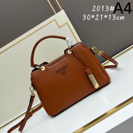 春夏のおしゃれを楽しんで 2024SS トートバッグ PRADA プラダ 春夏のおしゃれを楽しんで 2024SS トートバッグ PRADA プラダ