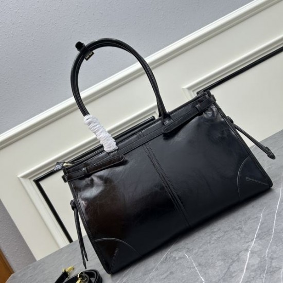オシャレに圧倒的な人気の 2024SS トートバッグ PRADA プラダ