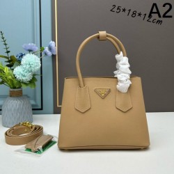 夏の定番スタイルをアップ 2024SS トートバッグ PRADA プラダ