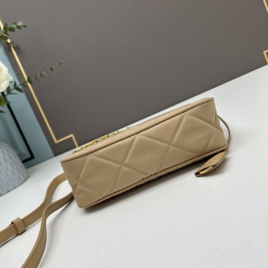 昨年も人気のアイテム新品 2024SS トートバッグ PRADA プラダ 昨年も人気のアイテム新品 2024SS トートバッグ PRADA プラダ
