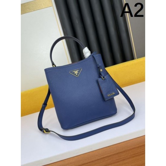 オシャレスタイルは今季も 2024SS トートバッグ PRADA プラダ オシャレスタイルは今季も 2024SS トートバッグ PRADA プラダ