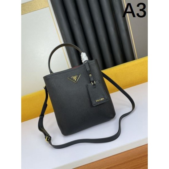 オシャレスタイルは今季も 2024SS トートバッグ PRADA プラダ オシャレスタイルは今季も 2024SS トートバッグ PRADA プラダ