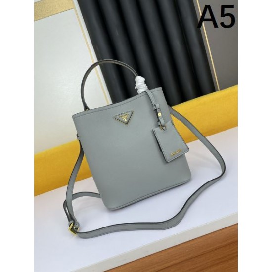オシャレスタイルは今季も 2024SS トートバッグ PRADA プラダ オシャレスタイルは今季も 2024SS トートバッグ PRADA プラダ