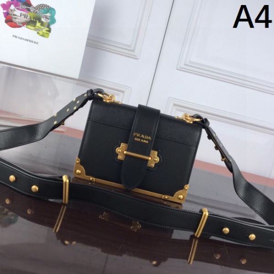 大注目国内完売数量限定 2024SS ショルダーバッグ PRADA プラダ 大注目国内完売数量限定 2024SS ショルダーバッグ PRADA プラダ